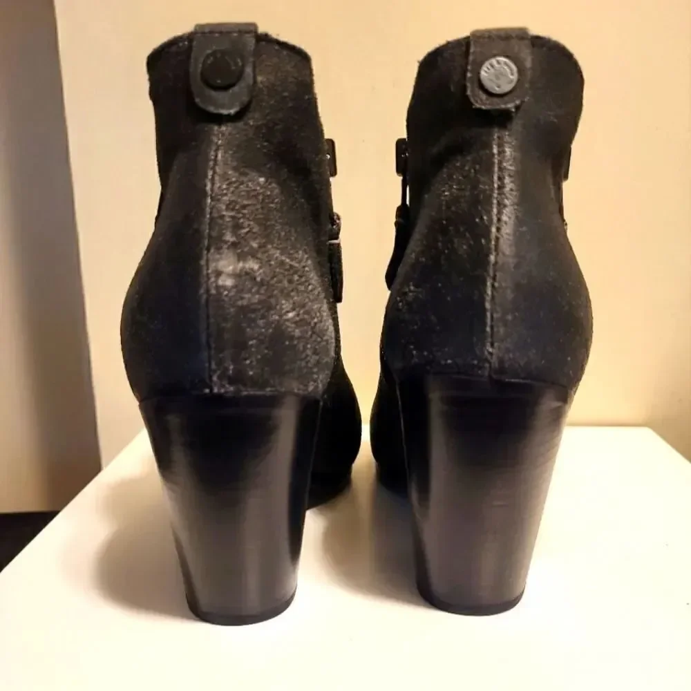 Rag & Bone Margot Black Distressed Leather Side Zip Ankle Boots sz.7/37 Ret.$495